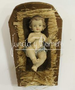 NIÑO 15CM RESINA EN CUNA 23.5CM