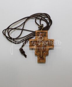 CRUZ SAN DAMIANO OLIVO 4X3CM CORDON