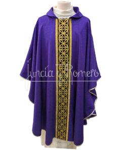 CASULLA TEJIDO SAN JULIAN CON TIRA BORDADA